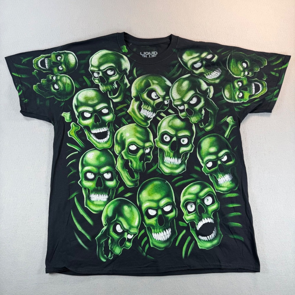 Liquid Blue vintage Green Skulls Pile All Over Print T-Shirt Mens XL Black